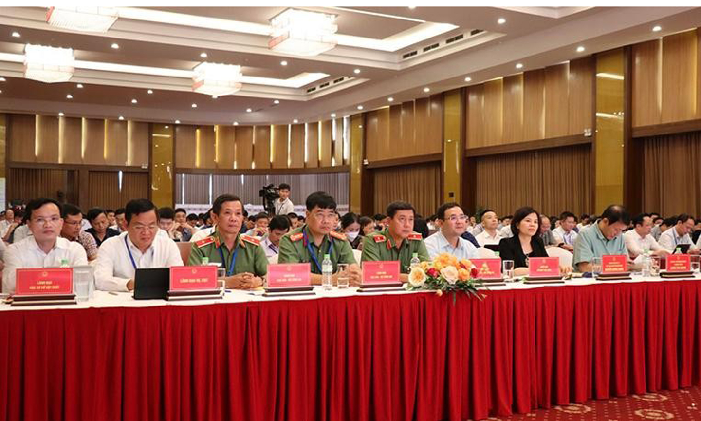 Các đại biểu tại Hội nghị.