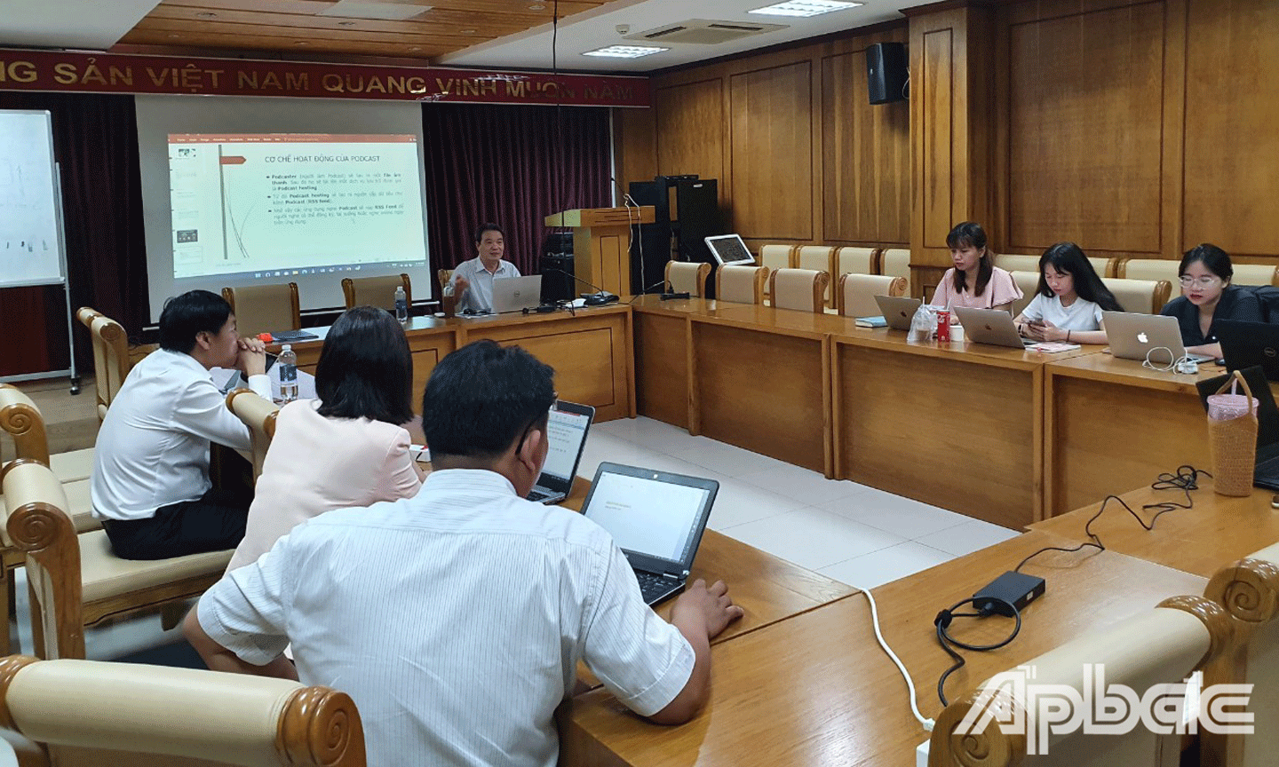 Quang cảnh lớp tập huấn 
