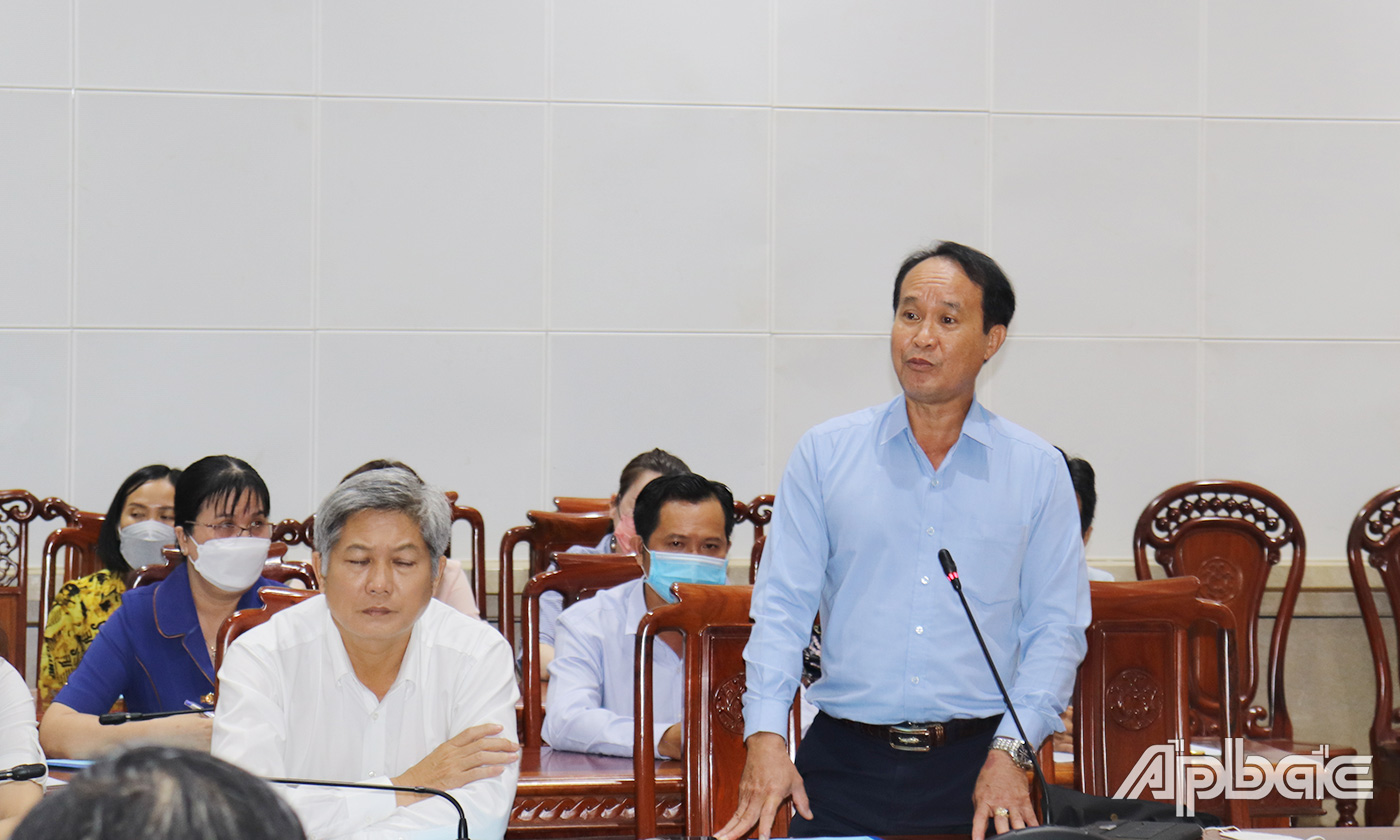 Các đại biểu phát biểu ý kiến tại hội nghị.
