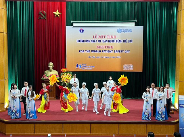 Lễ mít tinh hưởng ứng 