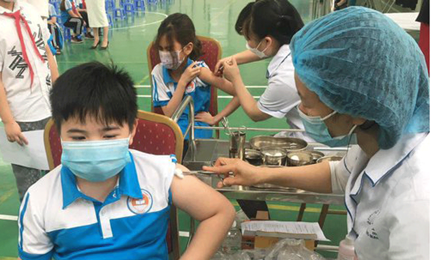 Bộ Y tế có trách nhiệm tiếp tục bảo đảm cung ứng phân bổ đầy đủ, kịp thời vaccine phòng COVID-19 theo nhu cầu của địa phương, không để thiếu vaccine - Ảnh: VGP/HM