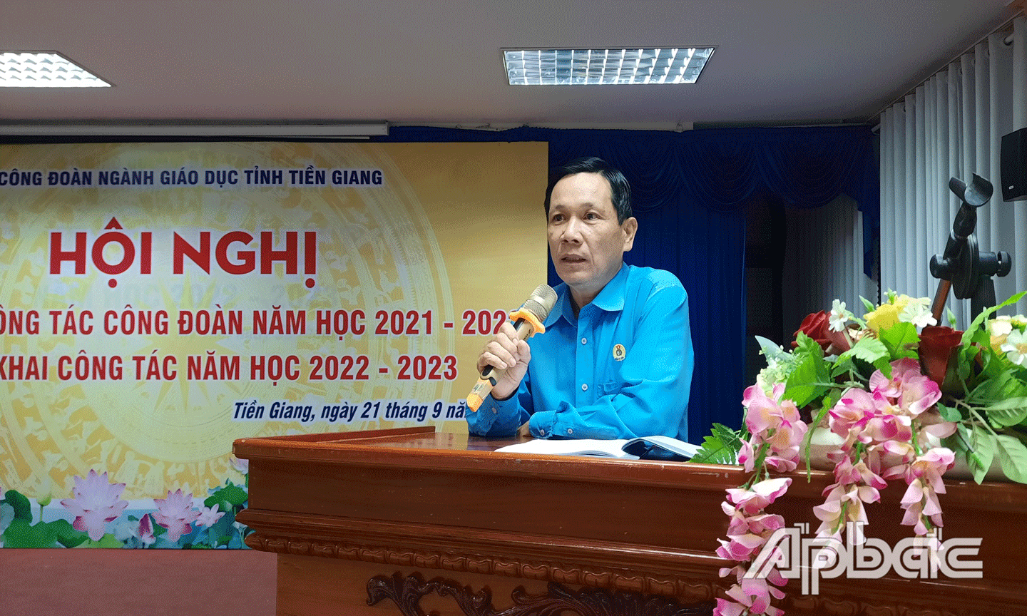 Chủ tịch Liên đoàn Lao động tỉnh Tiền Giang Lê Minh Hùng phát biểu tại hội nghị. 