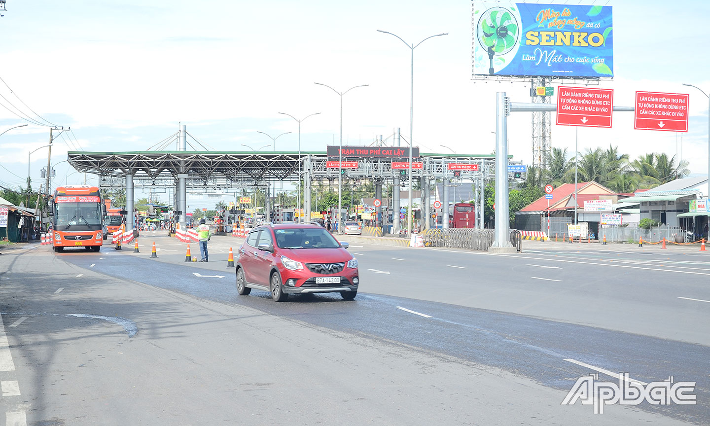 Trạm thu phí BOT Cai Lậy  trong ngày 22-9. 