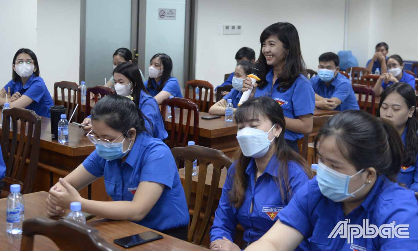 Đoàn viên trao đổi tại Hội nghị.