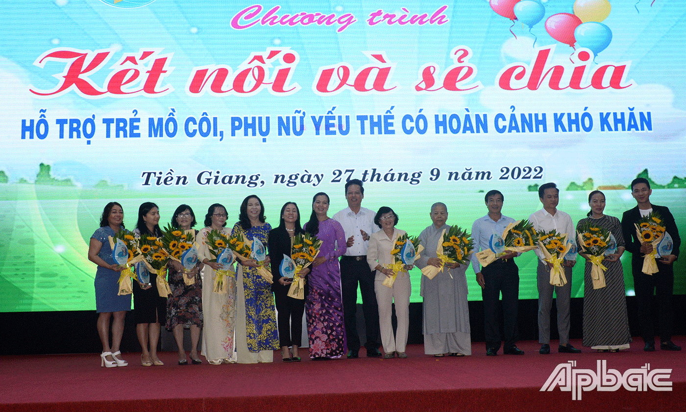 Hội LHPN tỉnh tri ân các đơn vị, doanh nghiệp, nhà hảo tâm.