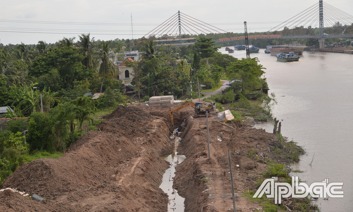 Dự án kinh Chợ Gạo (giai đoạn 2) đang được triển khai.