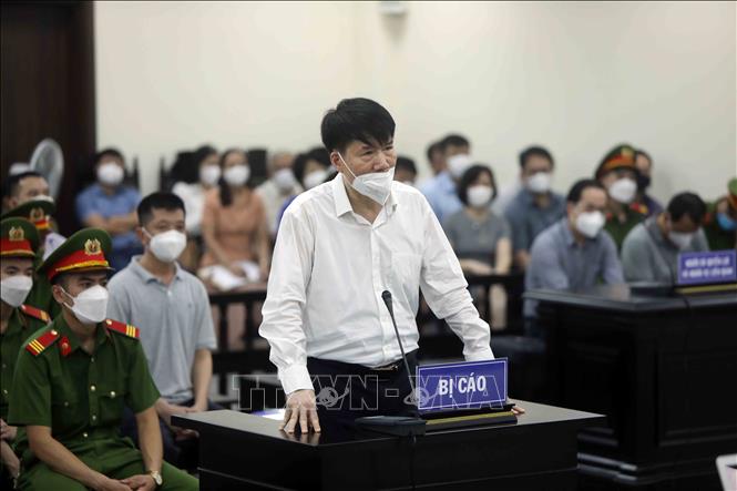 Bị cáo Trương Quốc Cường trả lời câu hỏi của Hội đồng xét xử tại phiên tòa xét xử sơ thẩm, ngày 12/5/2022. Ảnh: An Đăng/TTXVN