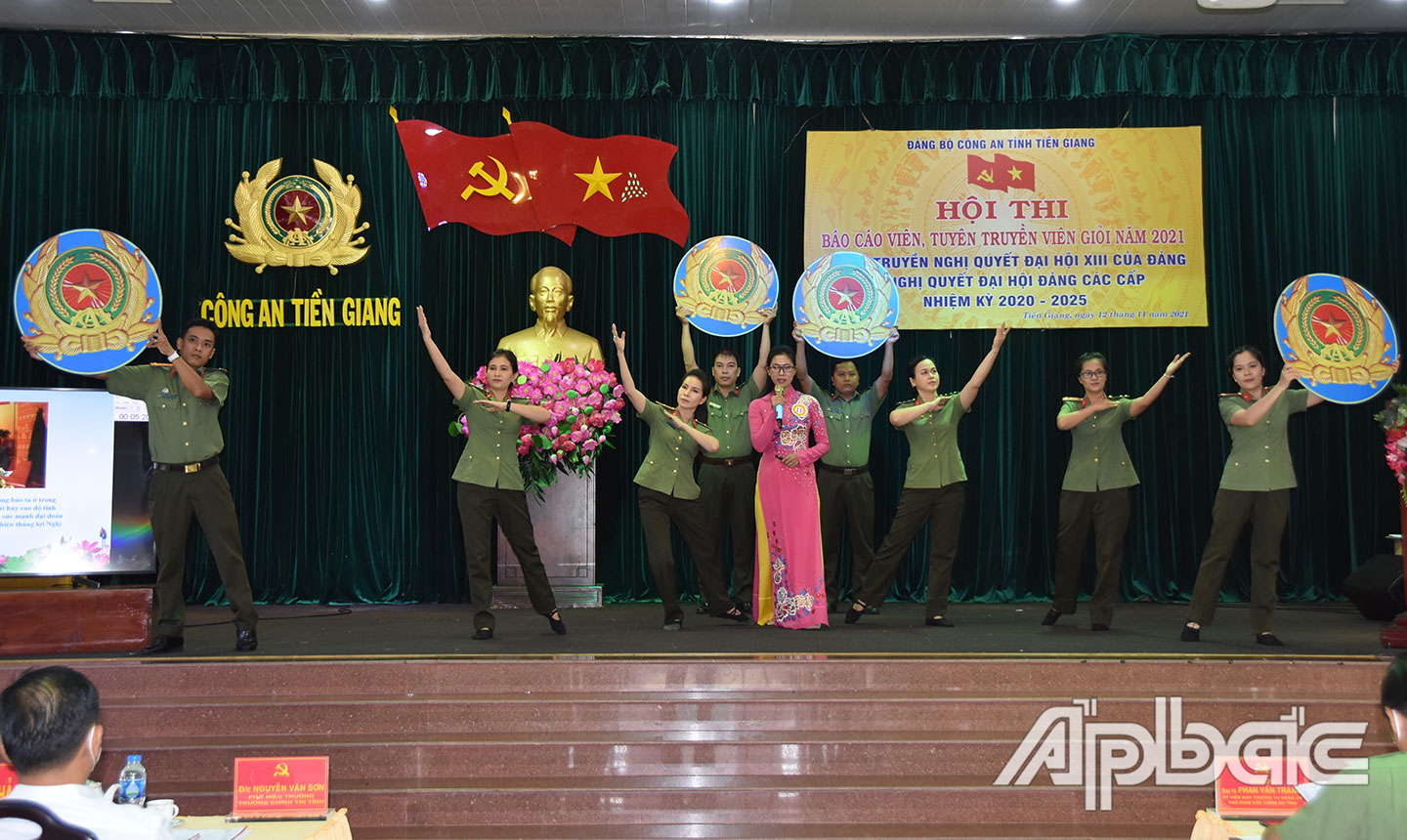 Hội thi Báo cáo viên, tuyên truyền viên giỏi trong Công an tỉnh.  Ảnh: trọng tín