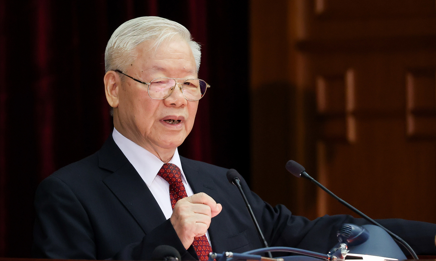 Tổng Bí thư Nguyễn Phú Trọng: Tiếp tục xây dựng và hoàn thiện Nhà nước pháp quyền XHCN trong giai đoạn mới là vấn đề rất cơ bản, rộng lớn, quan trọng, nhưng cũng vô cùng phức tạp, nhạy cảm, hệ trọng, liên quan đến sự tồn vong của chế độ, sự phát triển nhanh và bền vững của đất nước theo con đường xã hội chủ nghĩa mà Đảng, Bác Hồ và nhân dân ta đã lựa chọn.