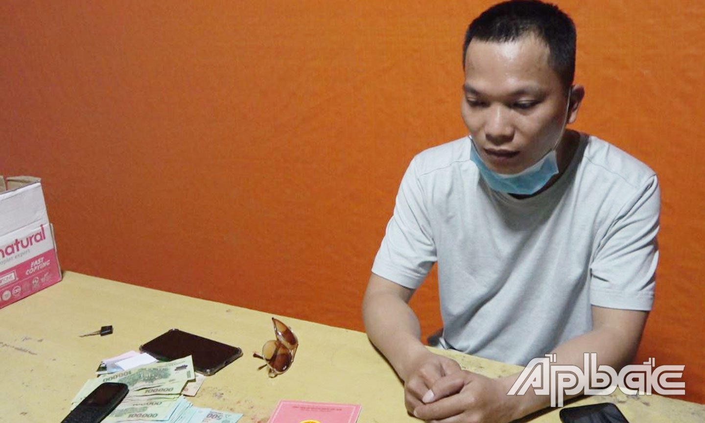 Đối tượng Hữu Chung tại cơ quan điều tra.