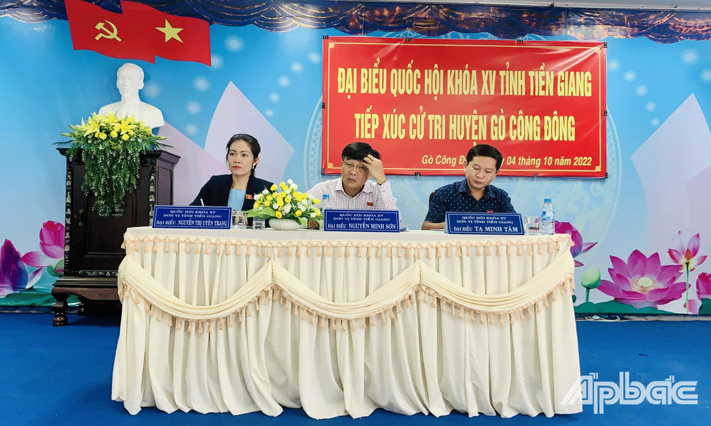 Đoàn Đại biểu Quốc hội khoá XV tỉnh Tiền Giang, đơn vị bầu cử số 3 tiếp xúc gần 200 cử tri của các xã Phước Trung, Bình Nghị và thị trấn Tân Hoà, huyện Gò Công Đông, tỉnh Tiền Giang.
