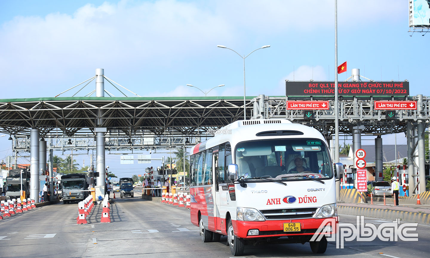 Phương tiện qua trạm BOT Cai Lậy  buổi đầu khá thông thoáng