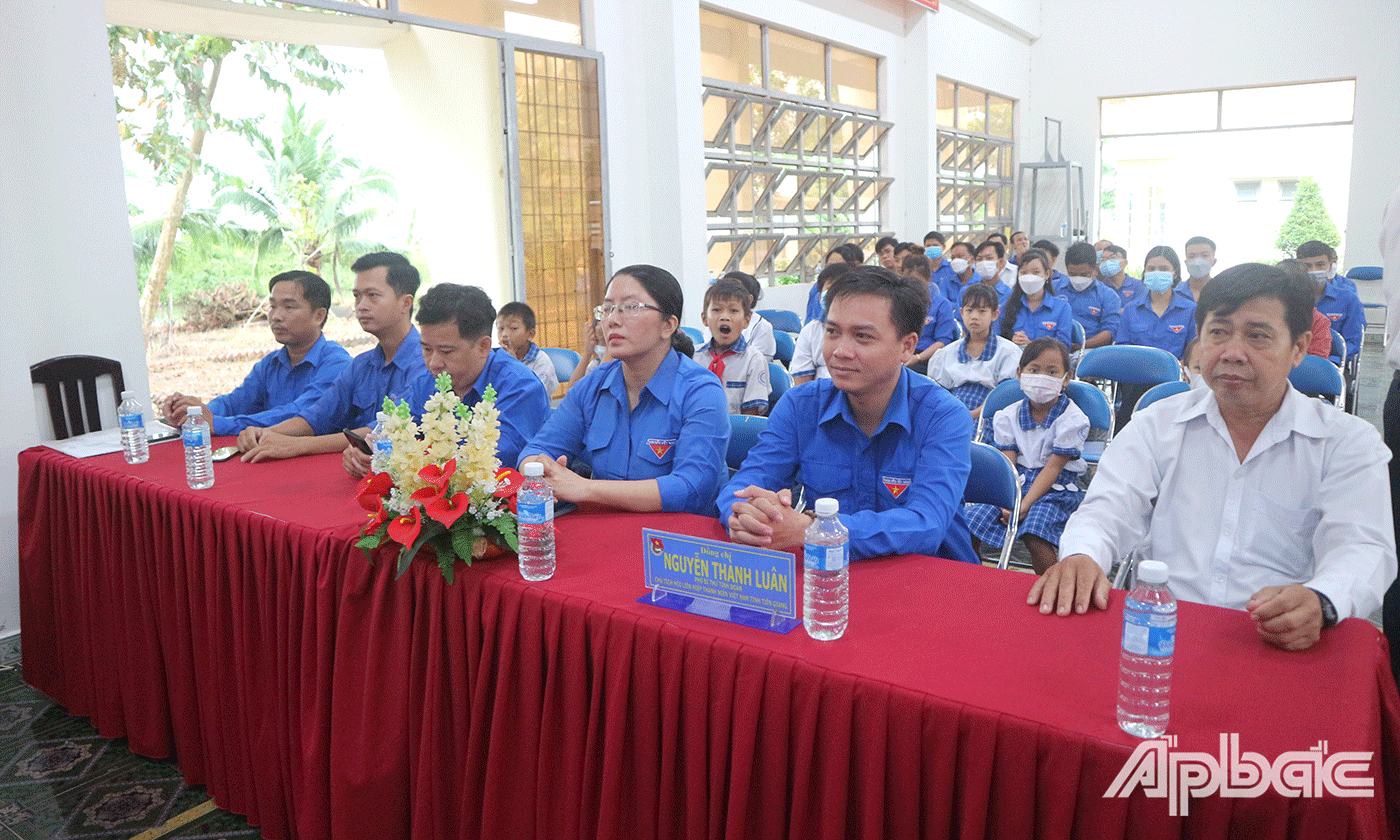 Đại biểu, đoàn viên, thanh niên tham dự lễ phát động
