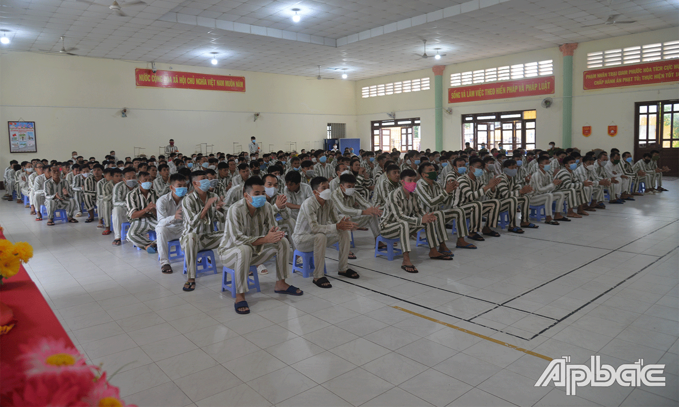 200 phạm nhân đại diện cho hơn 2.560 phạm nhân đang chấp hành án tại trại giam Phước Hòa tham dự buổi lễ.