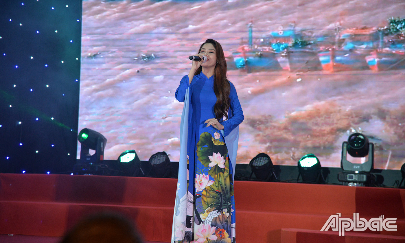 Văn nghệ chào mừng