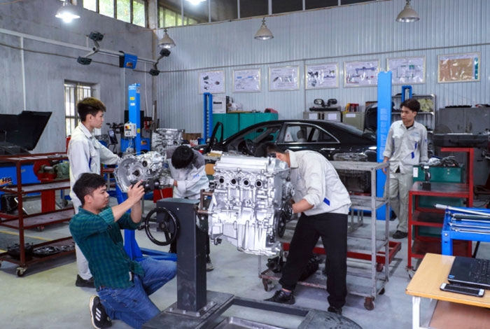 Học viên thực hành nghề tại Trường Cao đẳng nghề Công nghiệp Hà Nội.