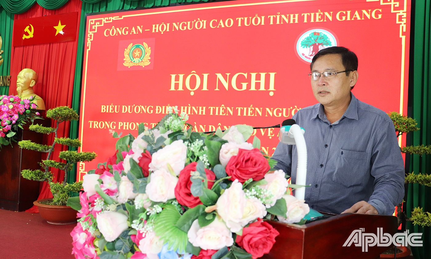 Đồng chí Đỗ Tấn Hùng, Ủy viên Ban Thường vụ, Trưởng Ban Dân vận Tỉnh ủy Tiền Giang phát biểu chỉ đạo tại hội nghị.