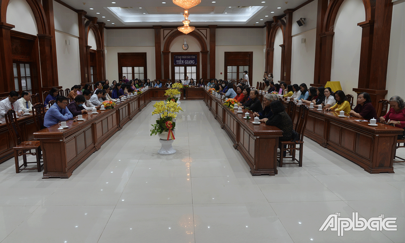 Quang cảnh buổi họp mặt.