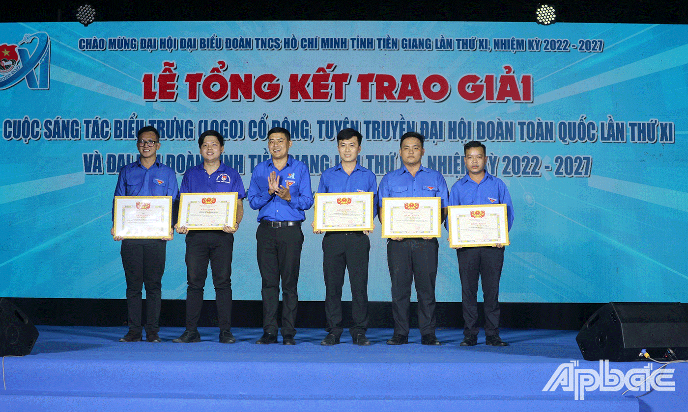 Ban Thường vụ Tỉnh Đoàn Tiền Giang trao giải Cuộc thi sáng tác biểu trưng (logo) cổ động, tuyên truyền Đại hội Đoàn toàn quốc lần thứ XII và Đại hội Đoàn tỉnh Tiền Giang lần thứ XI nhiệm kỳ 2022 – 2027