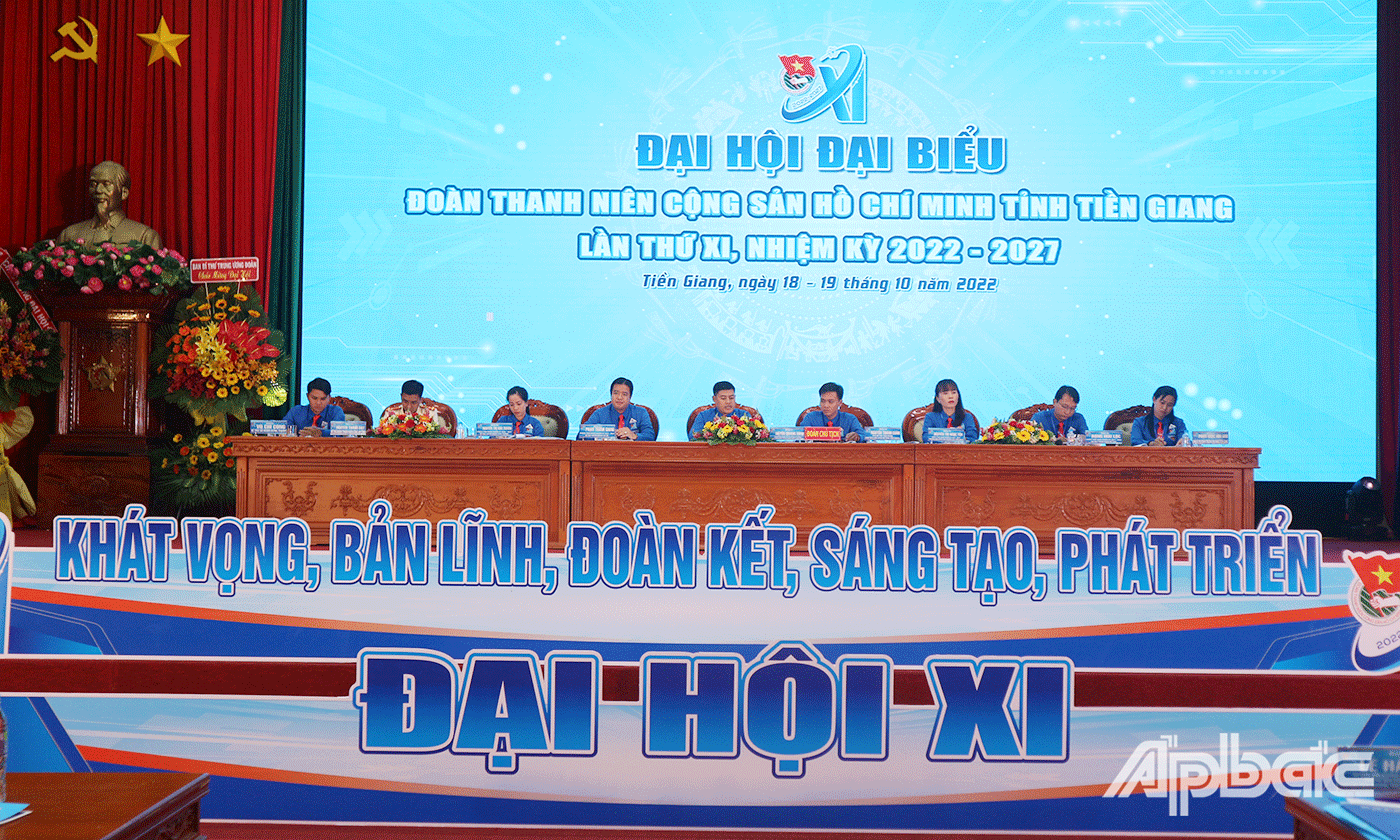 Đoàn Chủ tịch ĐH