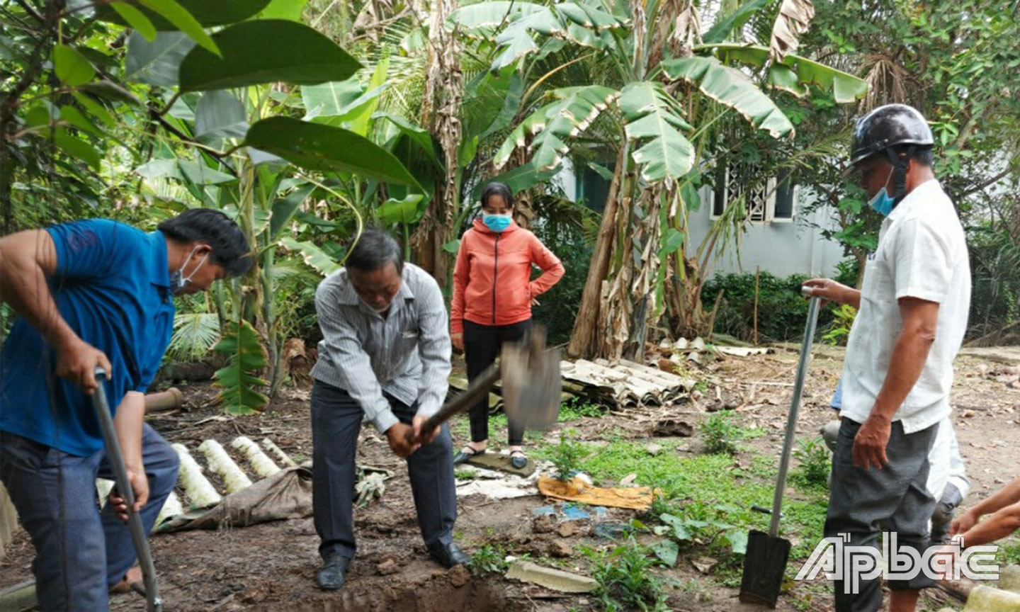 Thực hiện nhiều tuyến đường giao thông nông thôn đã được nhân dân tình nguyện hiến đất, hoa màu, ngày công lao động.