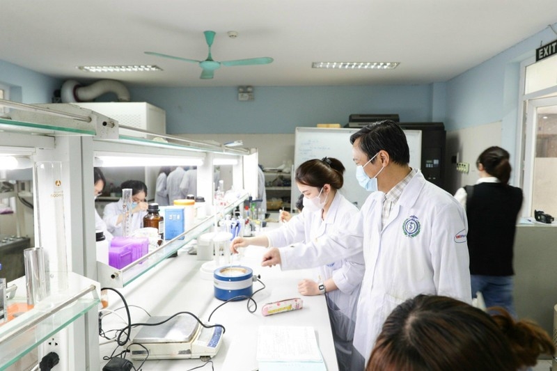 Chứng nhận giành giải thưởng sẽ được trao cho Đại học Quốc gia Hà Nội tại QS Higher Ed Summit: Asia Pacific lần thứ 20, Indonesia, diễn ra từ ngày 8 đến 10-11 tới. Ảnh: nhandan.com.vn