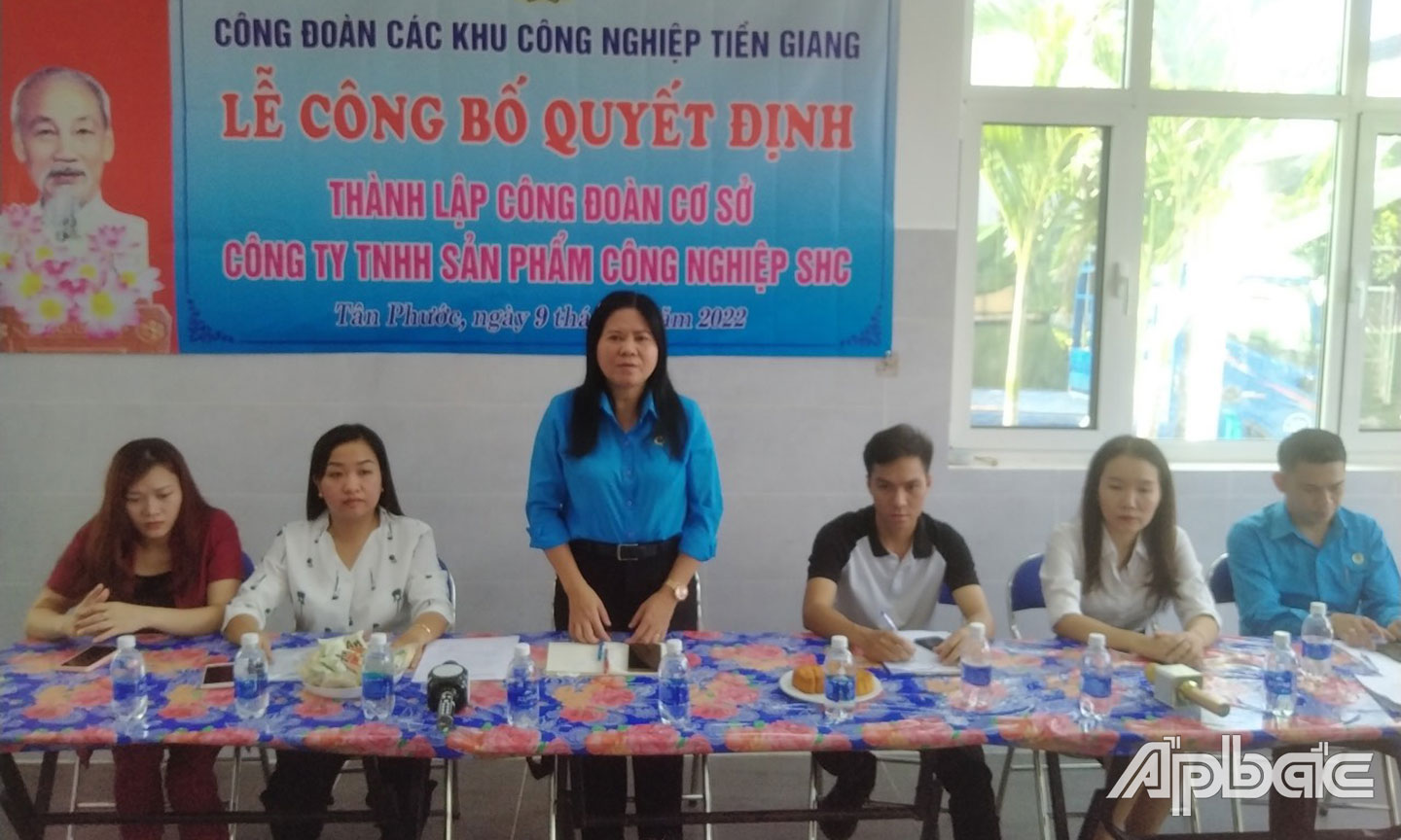 Công đoàn các Khu công nghiệp tỉnh tổ chức thành lập CĐCS Công ty TNHH Sản phẩm công nghiệp SHC.
