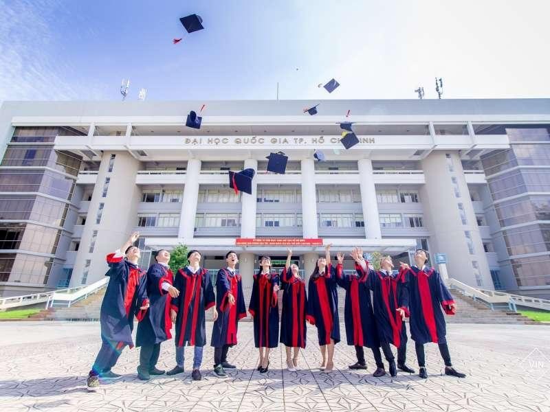 Sinh viên Đại học Quốc gia TPHCM trong ngày vui tốt nghiệp.