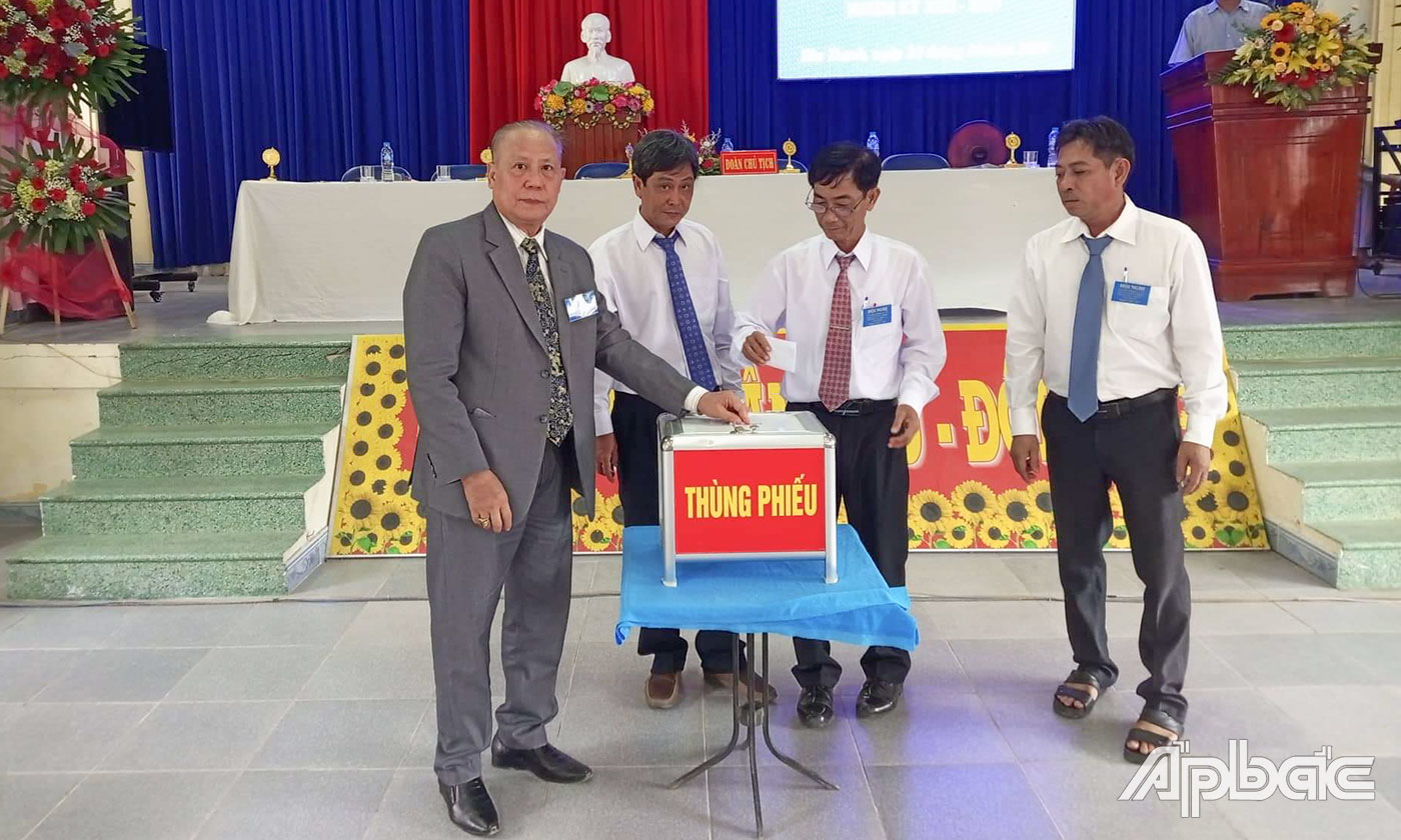 Hội nghị bầu Hội đồng quản trị HTX.