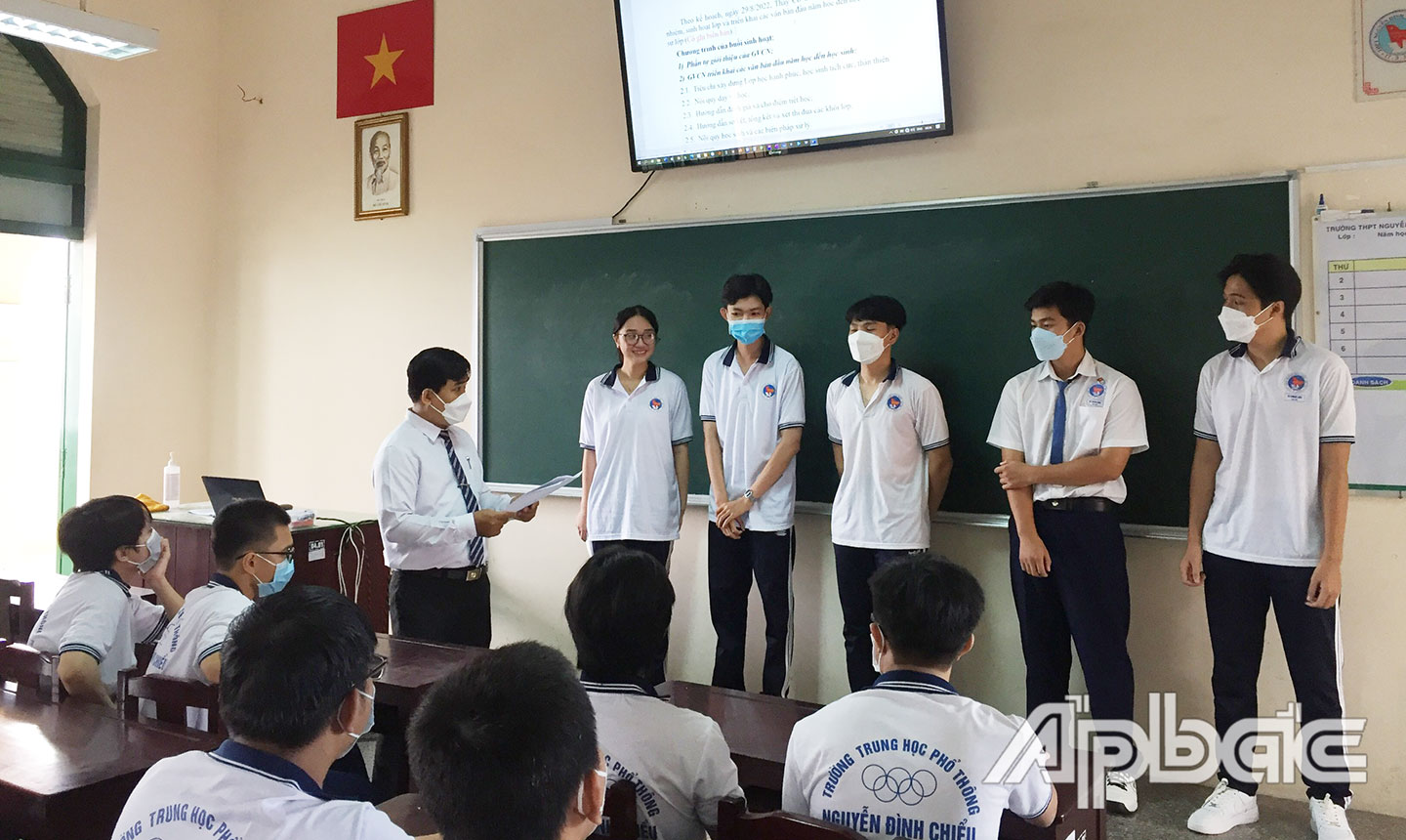 Một tiết sinh hoạt chủ nhiệm ở Trường THPT Nguyễn Đình Chiểu, TP. Mỹ Tho. 