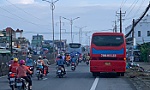 Xe mô tô va chạm xe đưa rước công nhân, 1 người tử vong