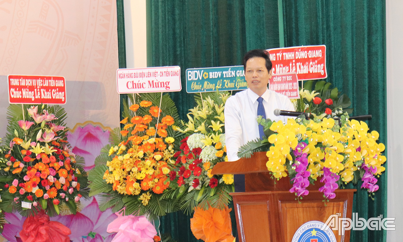 Đồng chí Nguyễn Thành Diệu phát biểu chỉ đạo tại lễ khai giảng.