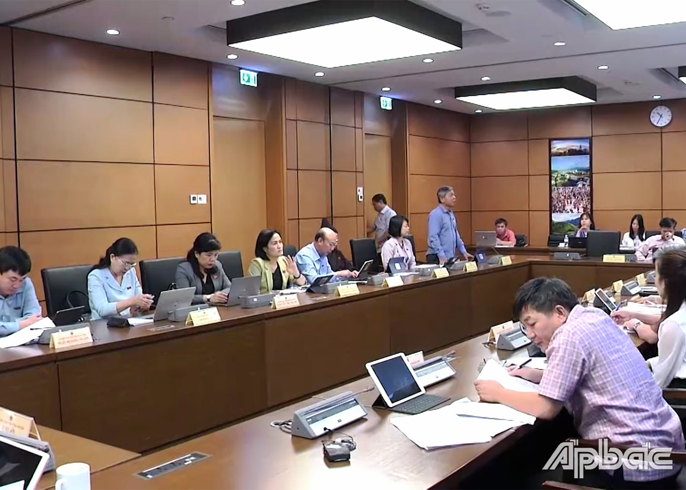 Quang cảnh thảo luận tại tổ