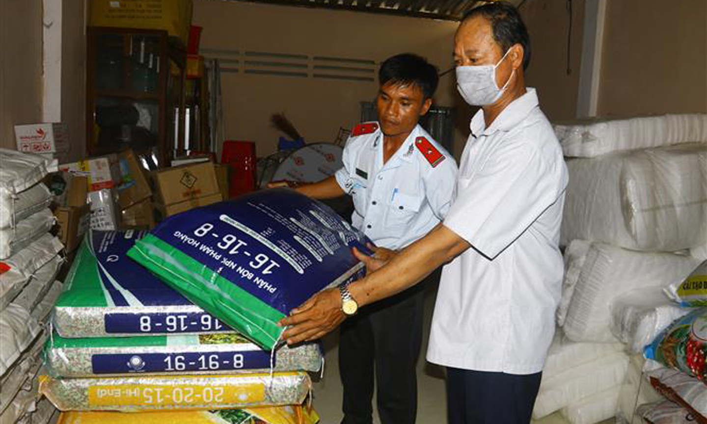 Hậu Giang, tăng cường thanh tra hoạt động sản xuất, kinh doanh vật tư nông nghiệp. Ảnh: TTXVN.