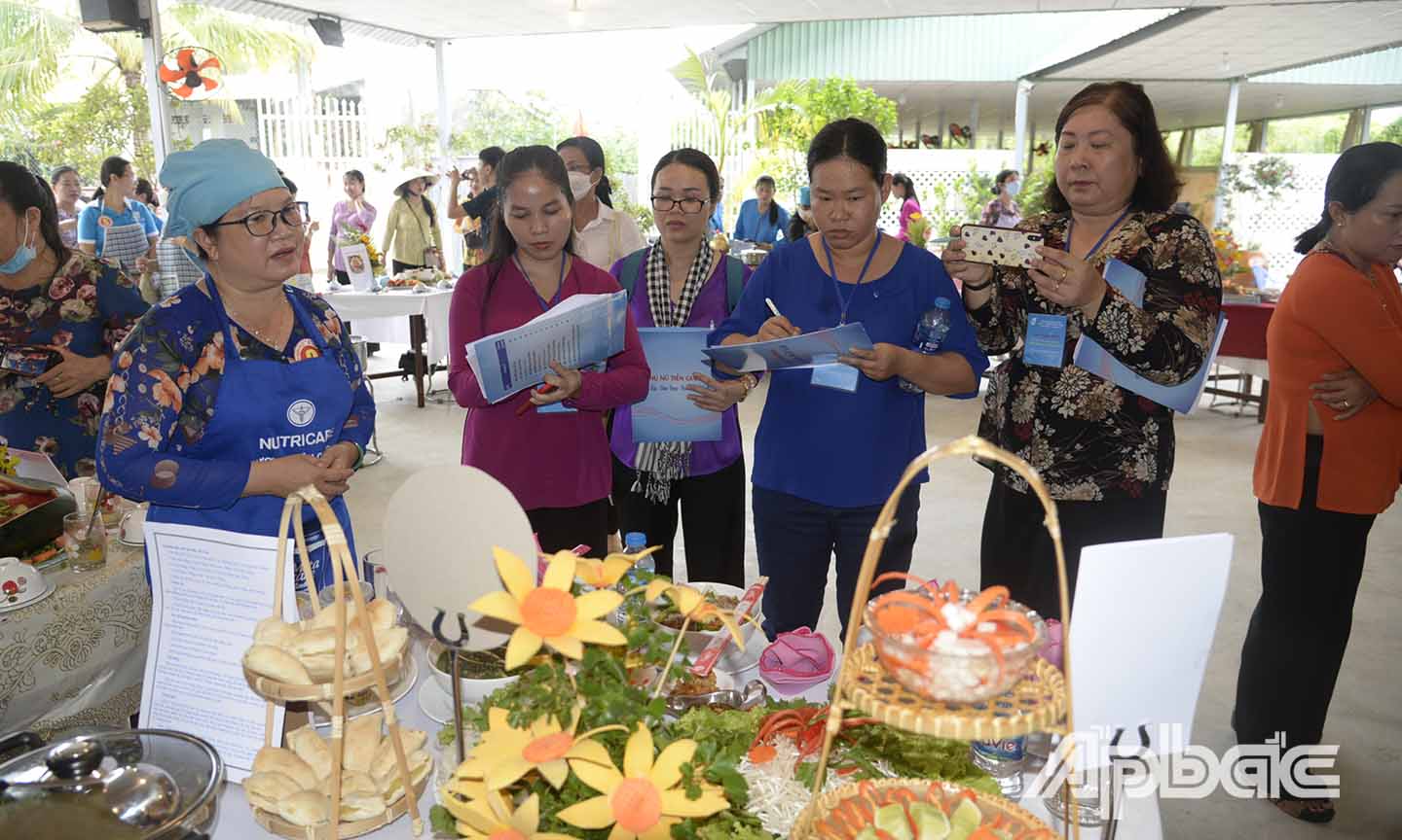 Các đội thi mang đến nhiều món ăn đặc sắc ở Hội thi