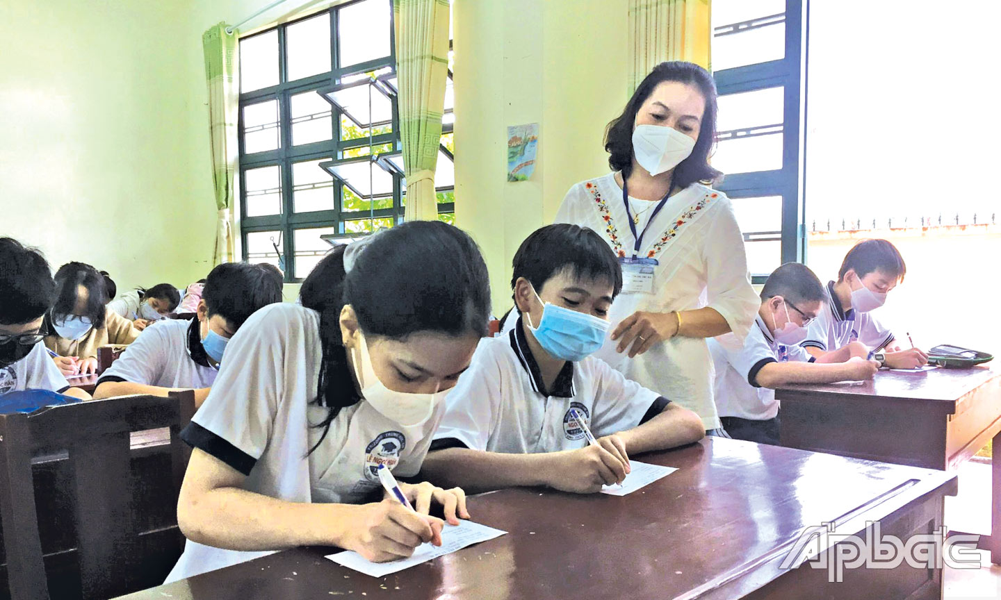 Chú thích ảnh: Tiền Giang chưa thu học phí theo Nghị quyết số 19, các trường chờ hướng dẫn. Ảnh chụp tại Trường THCS Lê Ngọc Hân, TP. Mỹ Tho