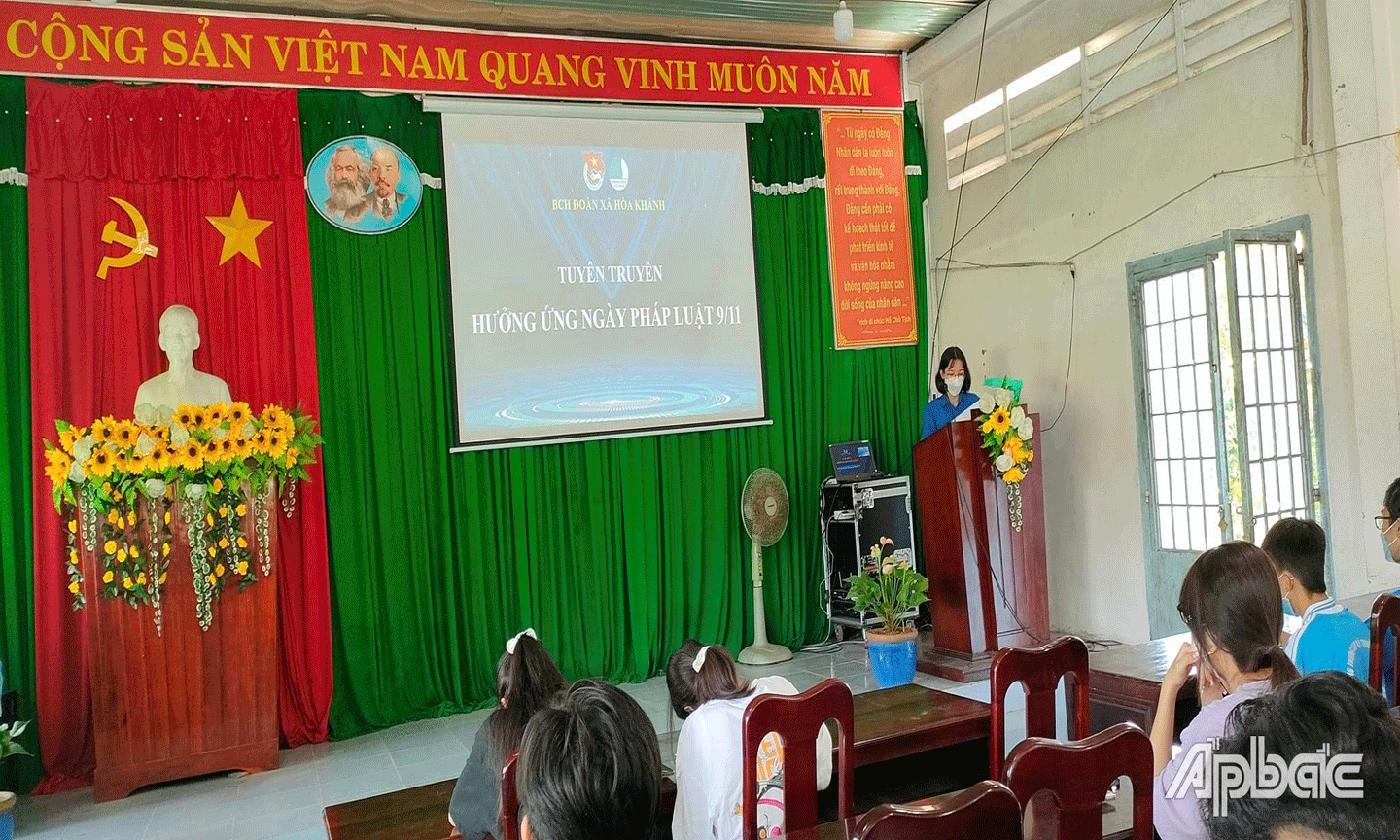 Tuyên truyền pháp luật ở xã Hòa Khánh. 