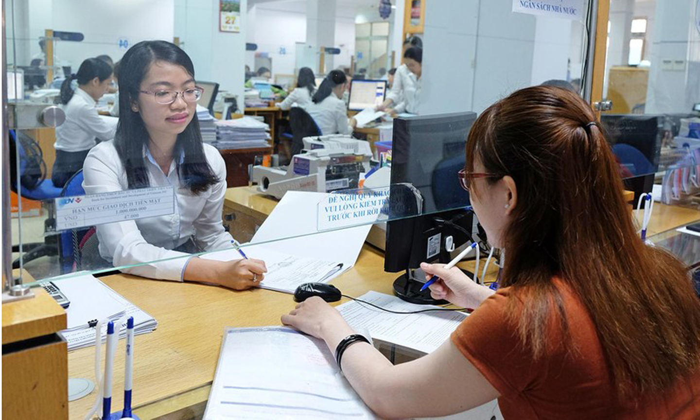 Bộ Tài chính tái khẳng định: trái phiếu doanh nghiệp là một loại sản phẩm chứng khoán xác nhận nghĩa vụ trả nợ gốc, lãi của doanh nghiệp đối với nhà đầu tư sở hữu trái phiếu. (Ảnh minh họa)