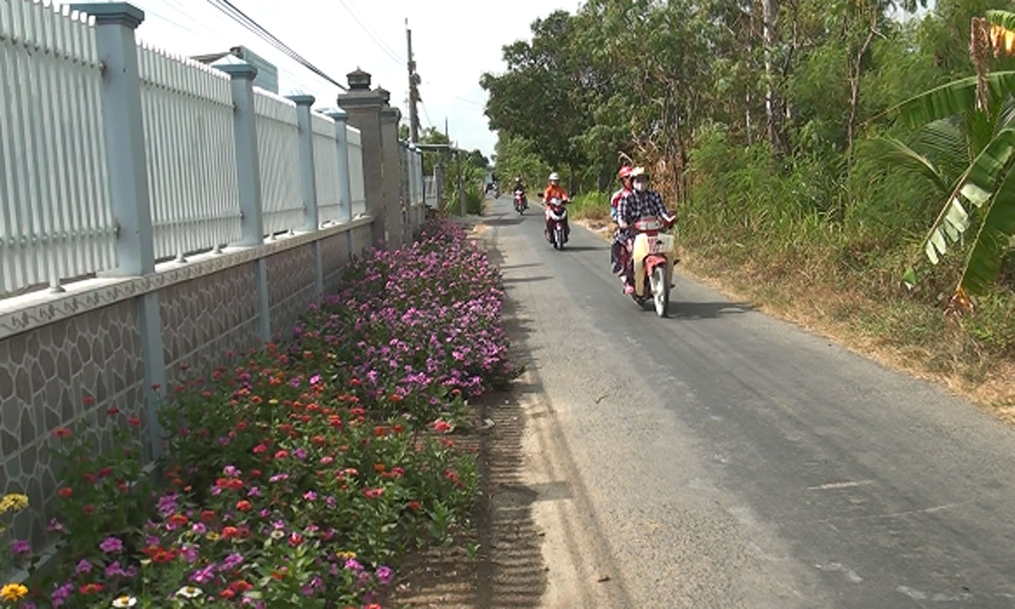 Đường ấp Bà Lẫy 2, xã Tăng Hòa được cứng hóa; xanh- sạch - đẹp giúp người dân đi lại thuận tiện.                                                                                       Ảnh: QUỐC TOÀN
