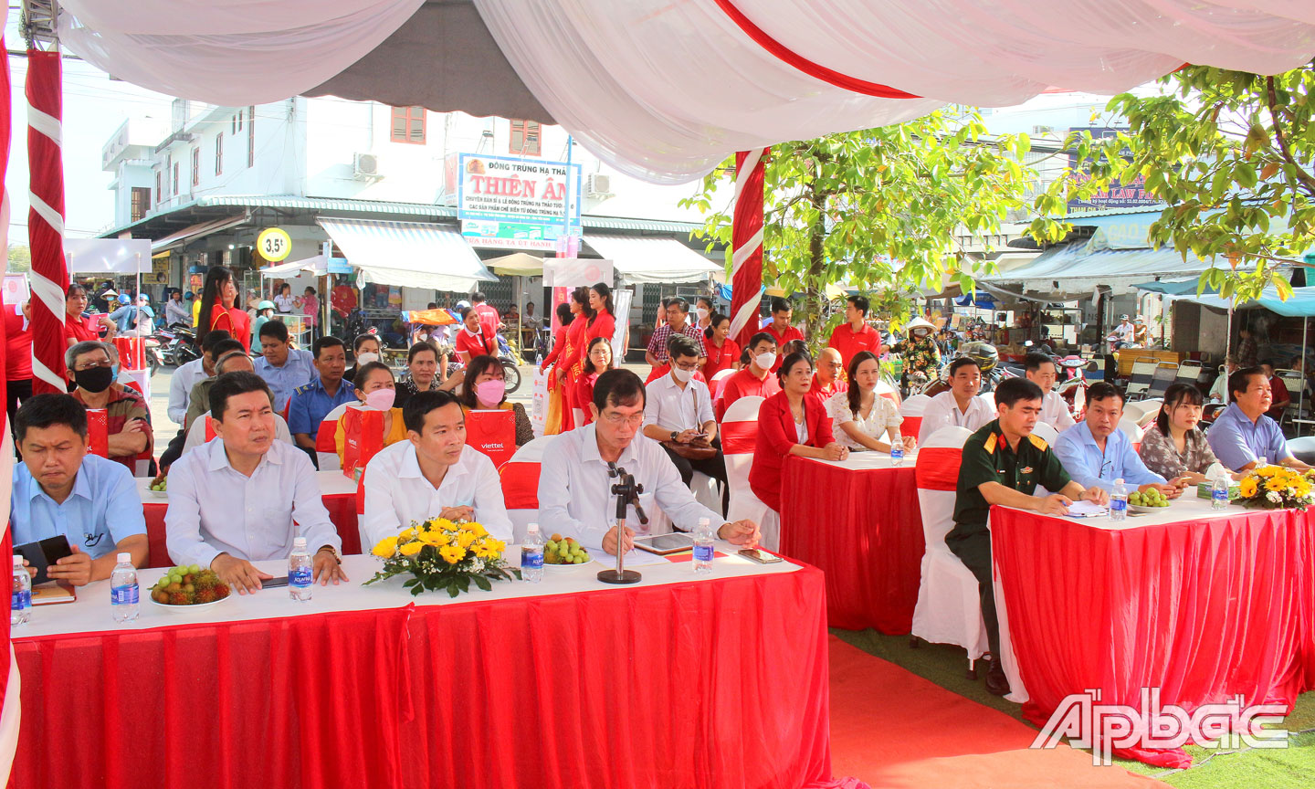 Quang cảnh buổi lễ.