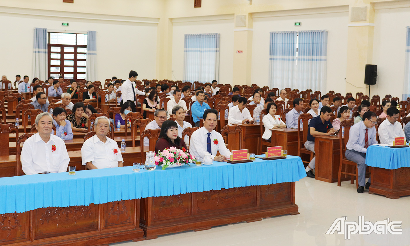Quang cảnh buổi họp mặt.