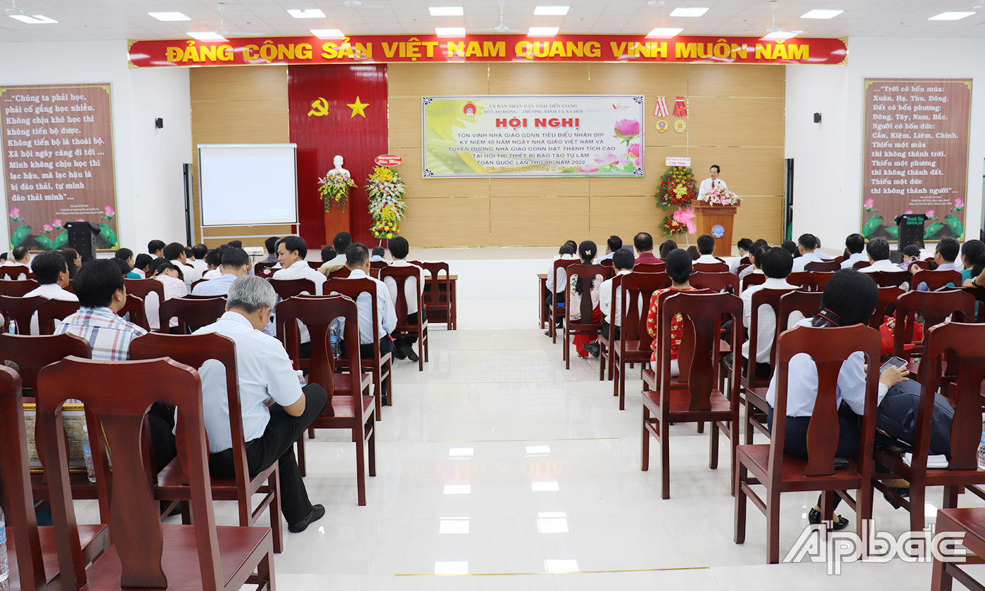 Quang cảnh hội nghị.