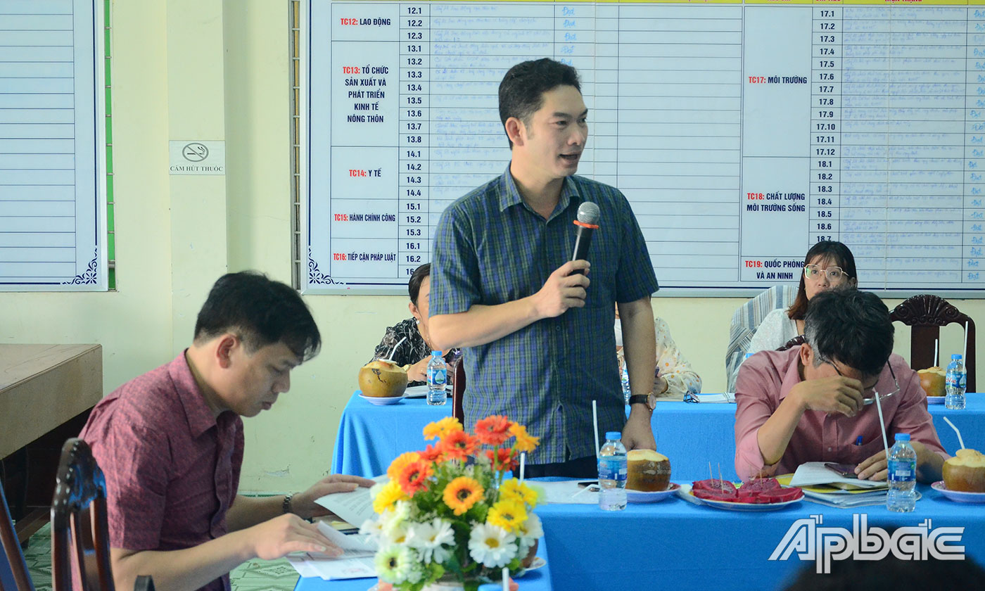 Thành viên Đoàn công tác phát biểu ý kiến.