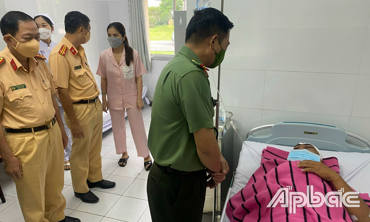 Lãnh đạo Công an Tiền Giang thăm hỏi gia đình vào tháng 4-2022.