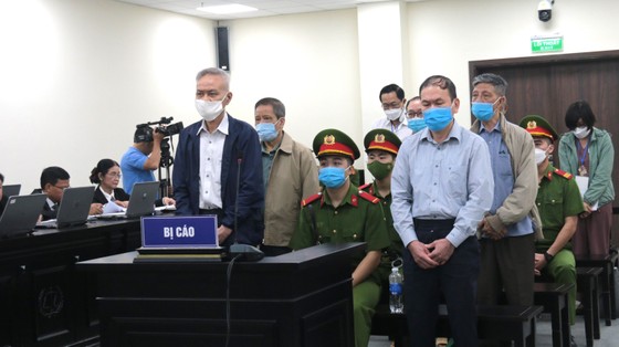 Các bị cáo tại phiên tòa.
