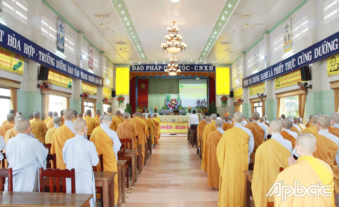 Quang cảnh lễ tưởng niệm tại chủa Vĩnh Tràng