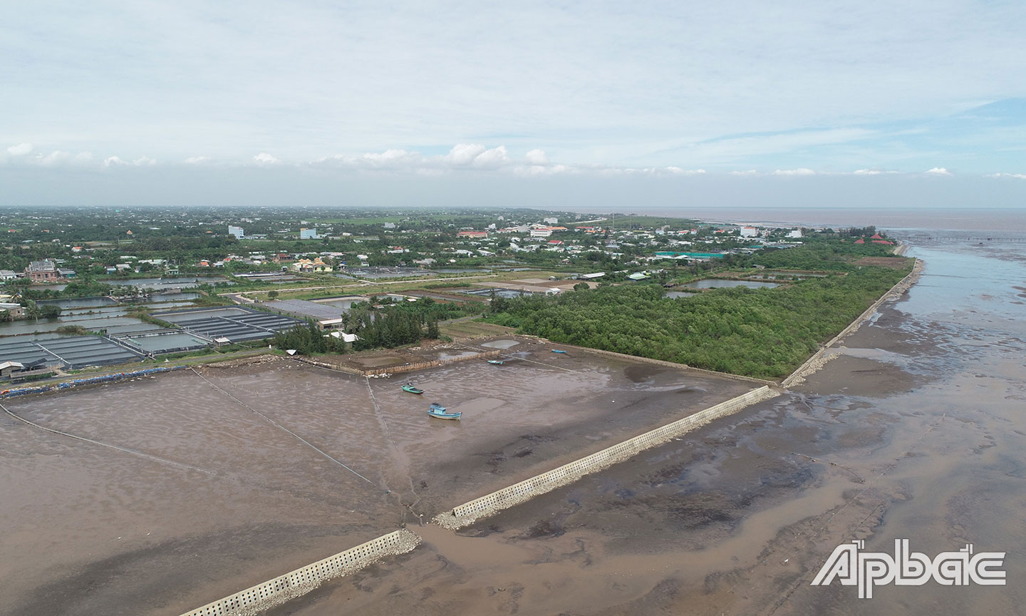 Tuyến đường bộ ven biển  đi ngang địa bàn Gò Công Đông  được kỳ vọng sẽ giúp phát triển  kinh tế, xã hội, thúc đẩy  liên kết vùng.