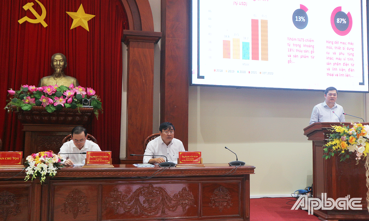 Tại Hội thảo đại biểu được nghe các diễn giả thông tin các nội dung cần thiết và lưu ý để tận dụng ưu đãi từ Hiệp định EVFTA và CPTPP