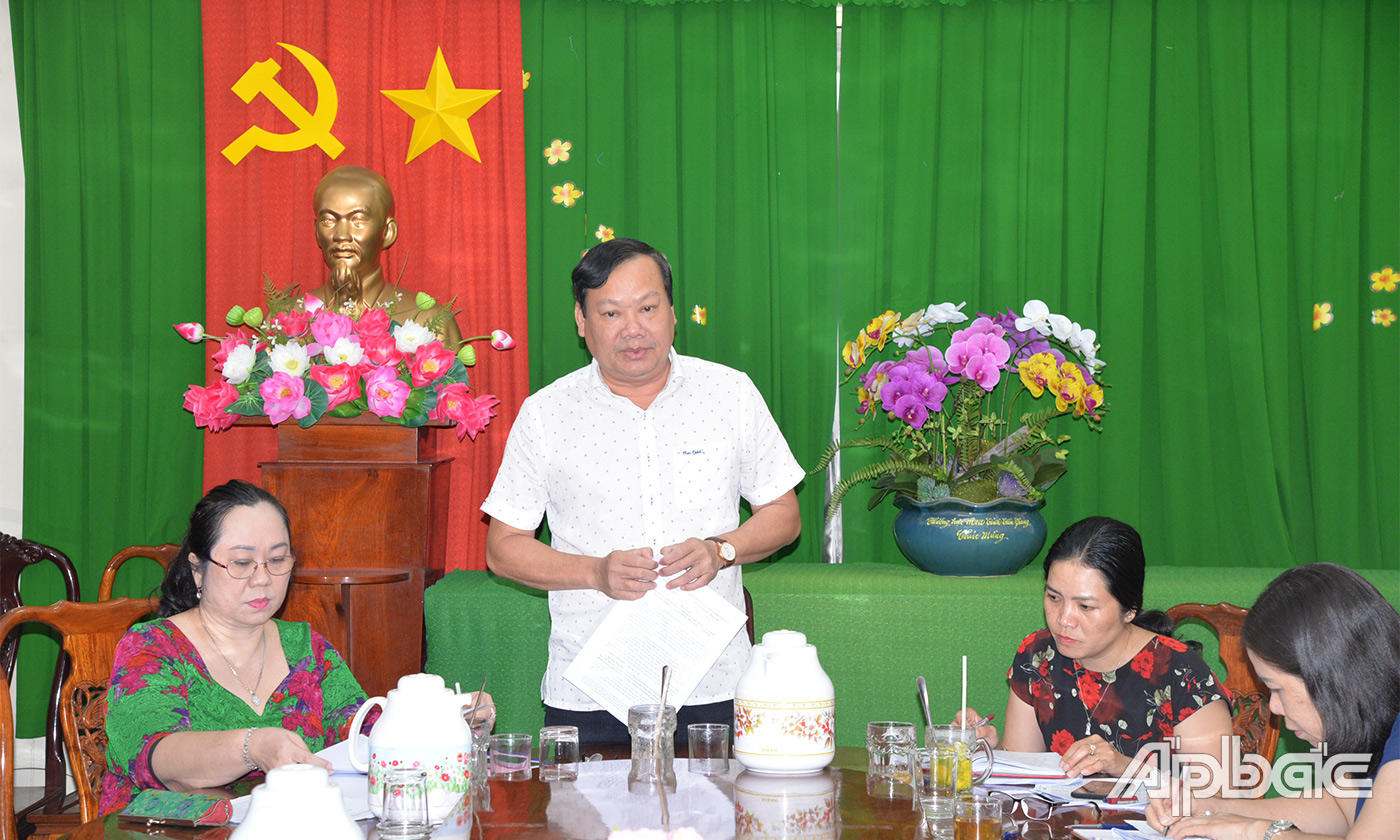 Đồng chí Nguyễn Hữu Lợi phát biểu tại buổi làm việc