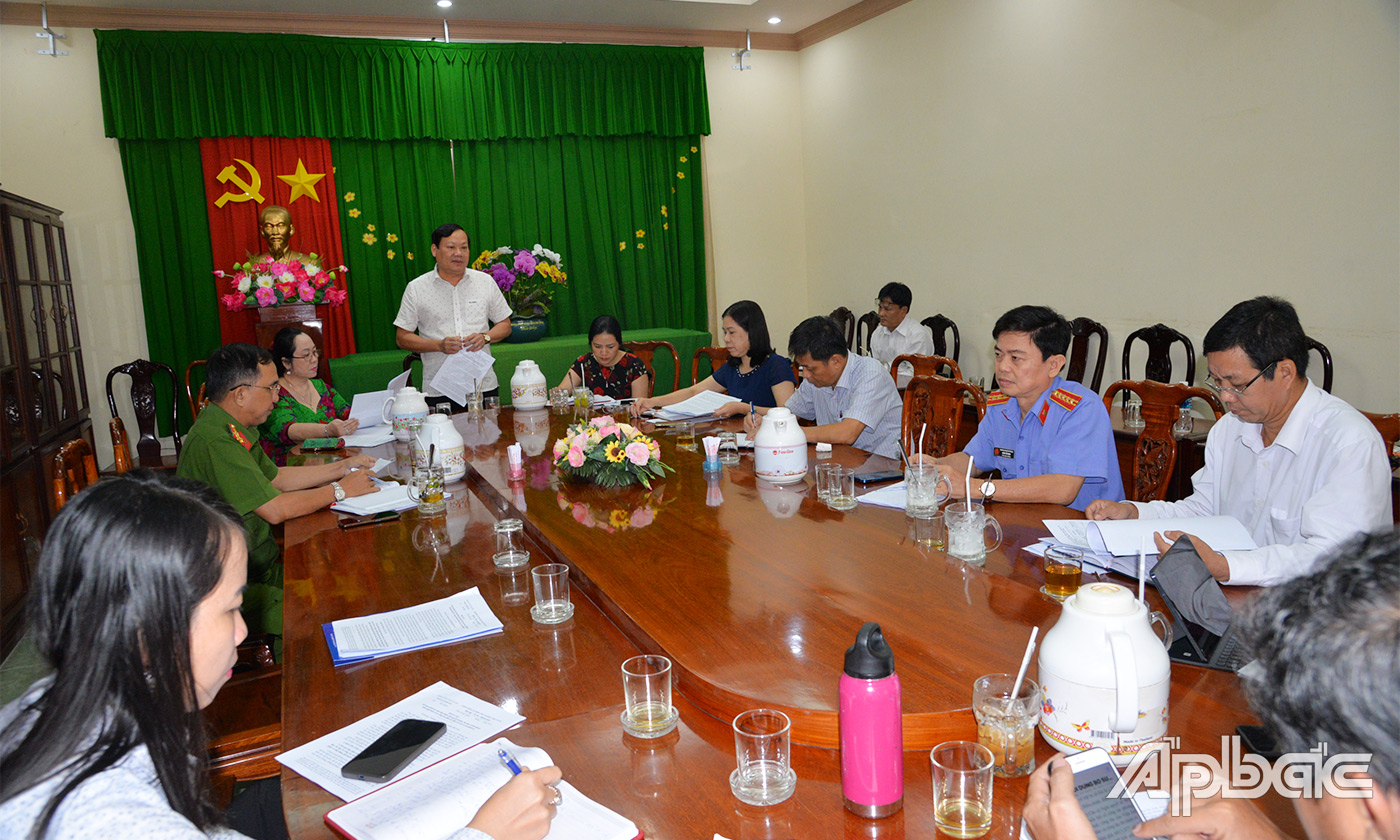Quang cảnh buổi làm việc